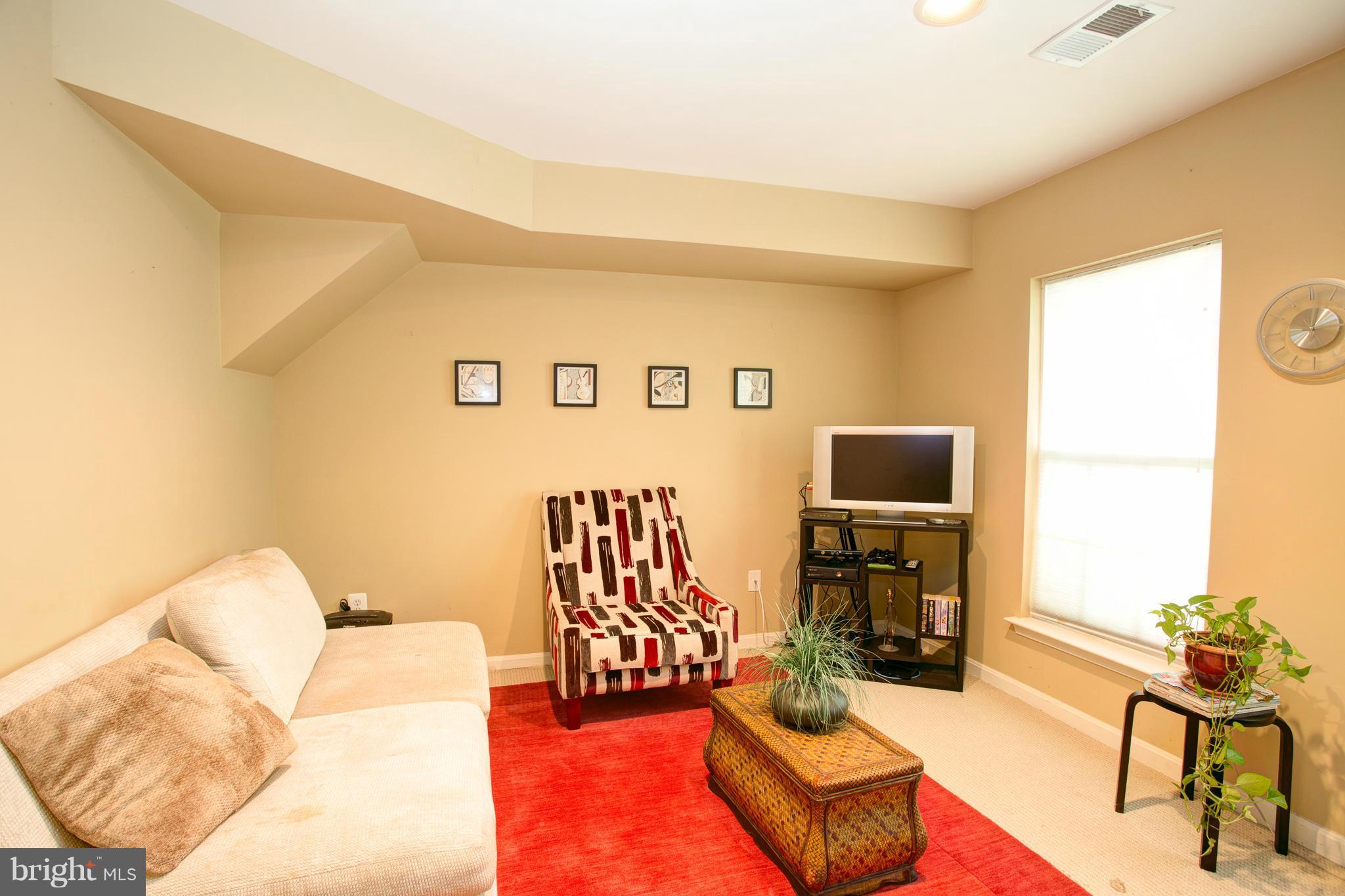 ASHBURN VILLAGE - Residential