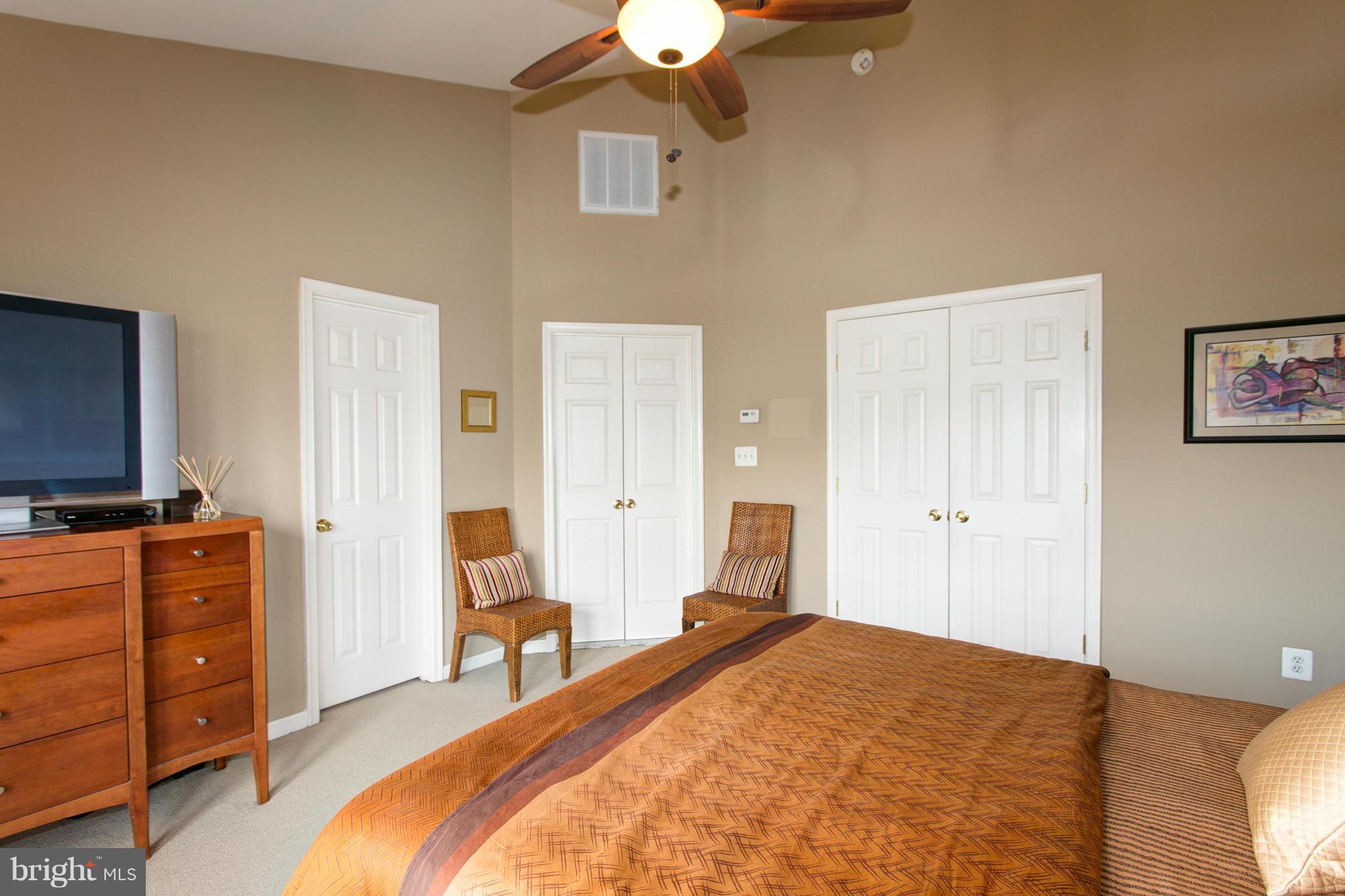 ASHBURN VILLAGE - Residential