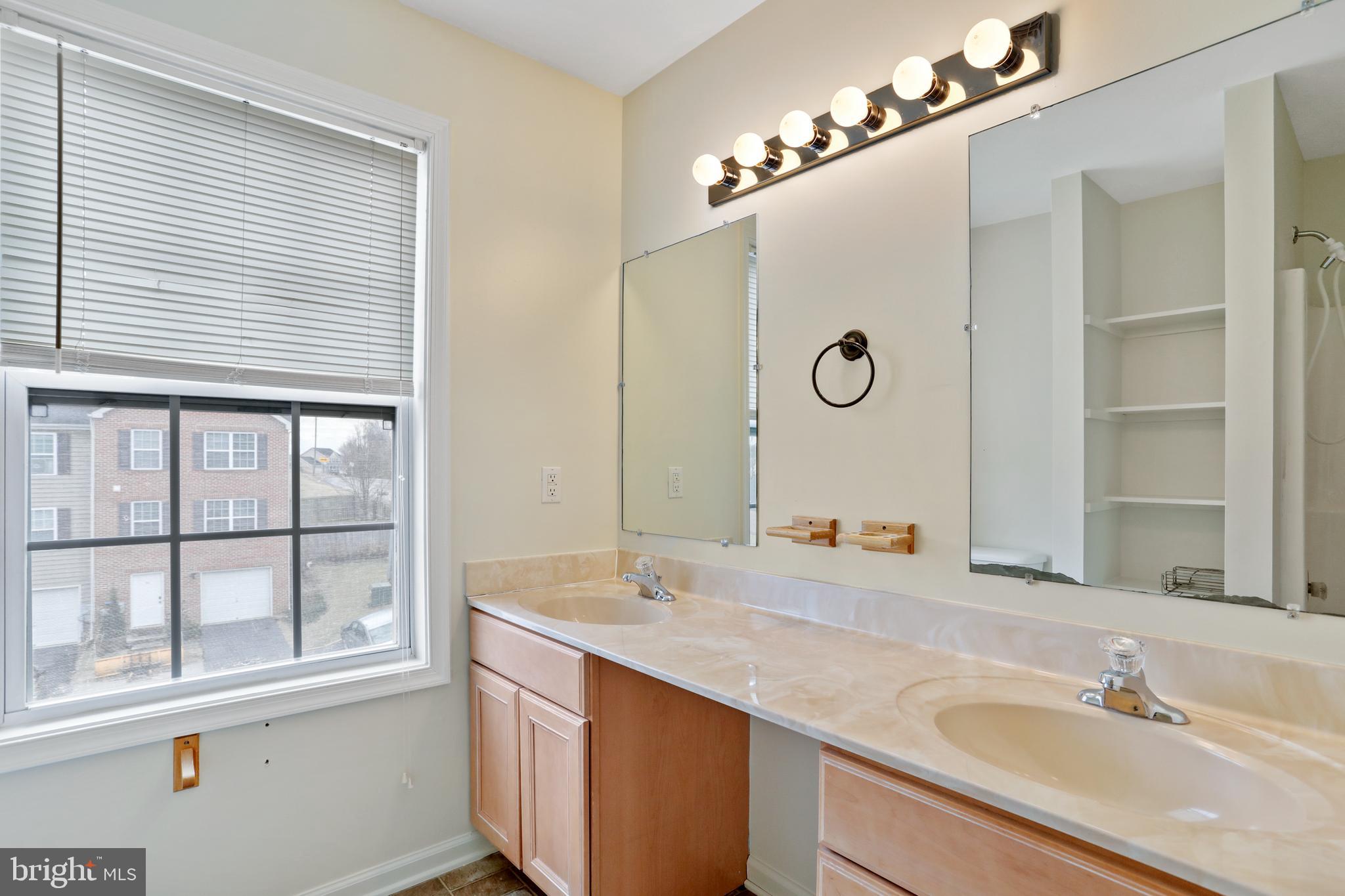 THE COVE - Residential