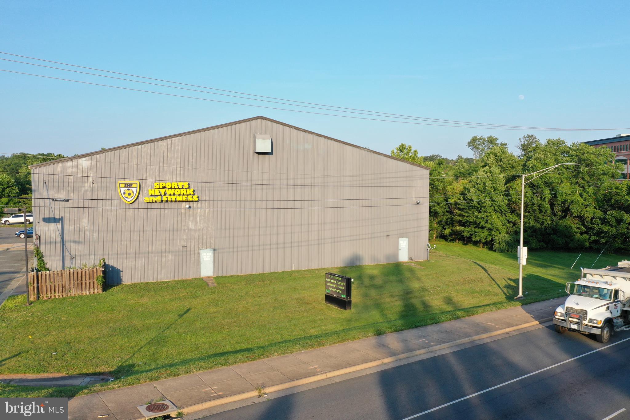 SIGNAL HILL PROFESSIONAL - Commercial Sale