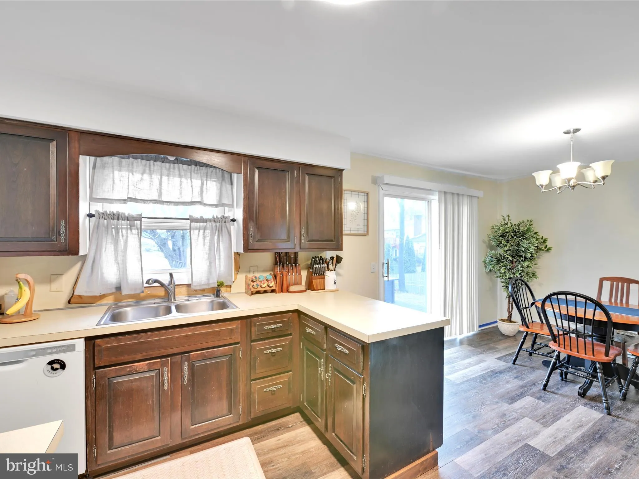 Middletown, Pennsylvania 17057, United States, 3 Bedrooms Bedrooms, ,2 BathroomsBathrooms,Residential,Pending,3901