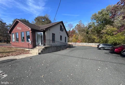 MLS: NJCD2108030