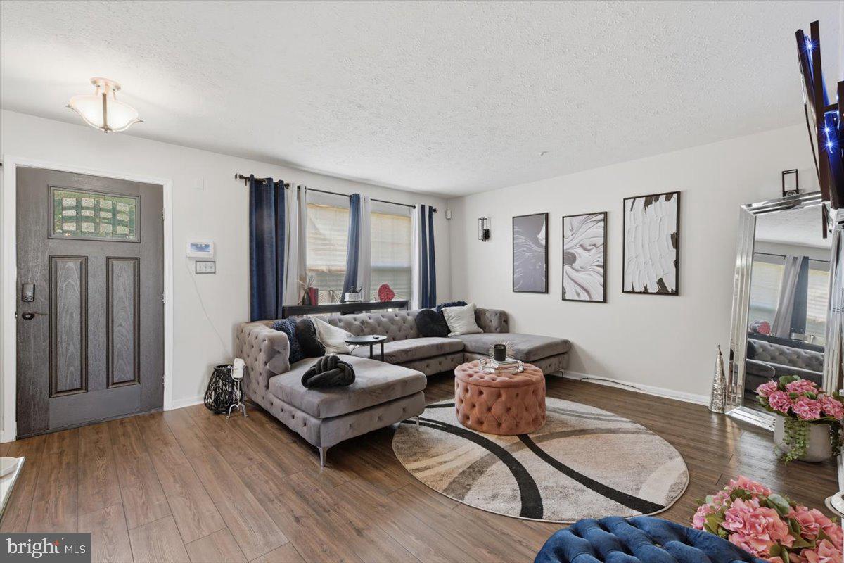 6624 CAPTAIN JOHNS COURT