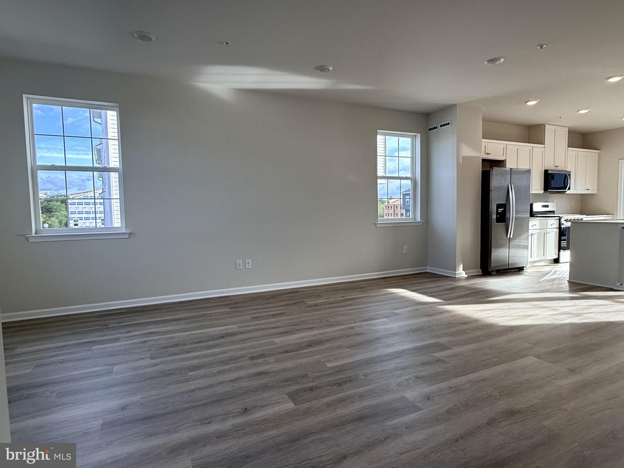 209 INDEPENDENCE COURT