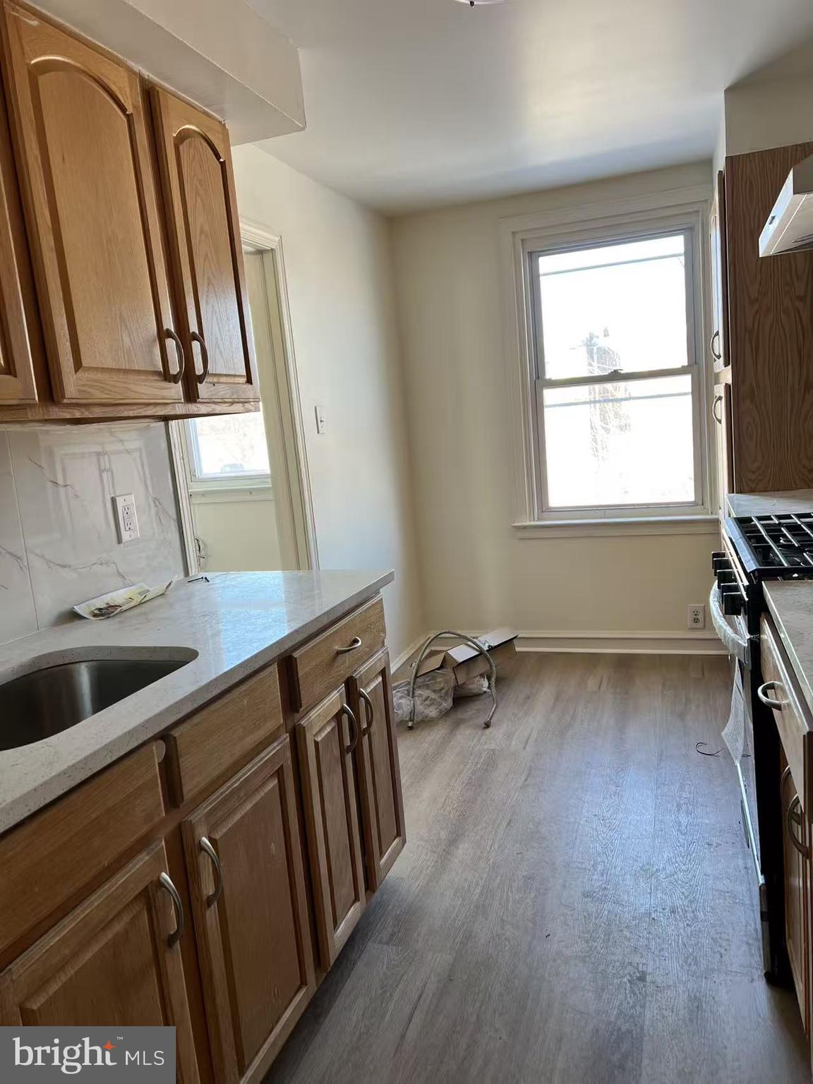 LAWNCREST - Residential