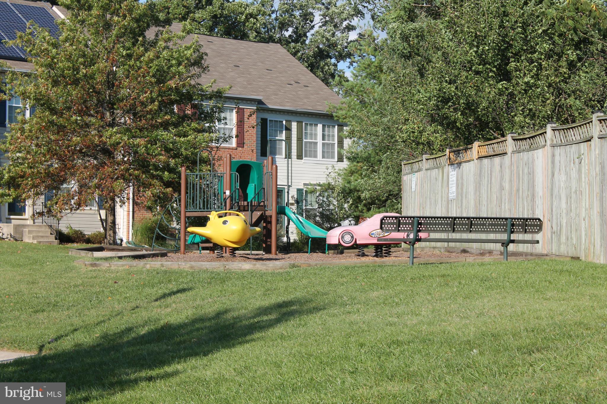 CROMWELL FOUNTAIN - Residential
