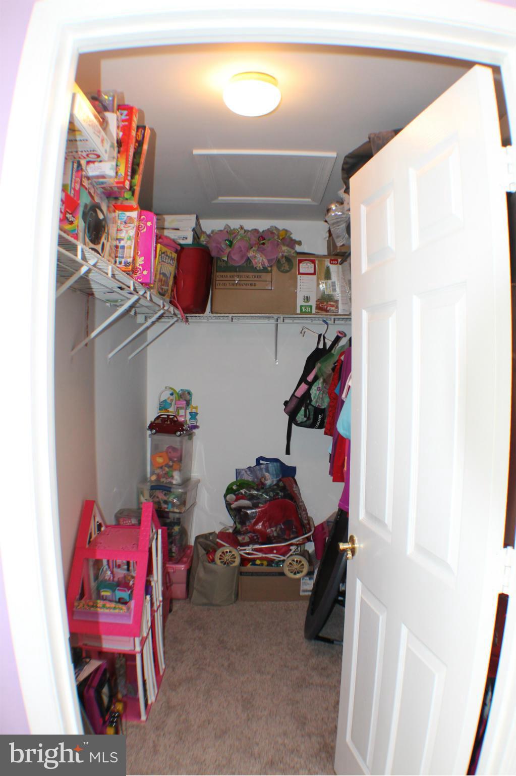 CROMWELL FOUNTAIN - Residential