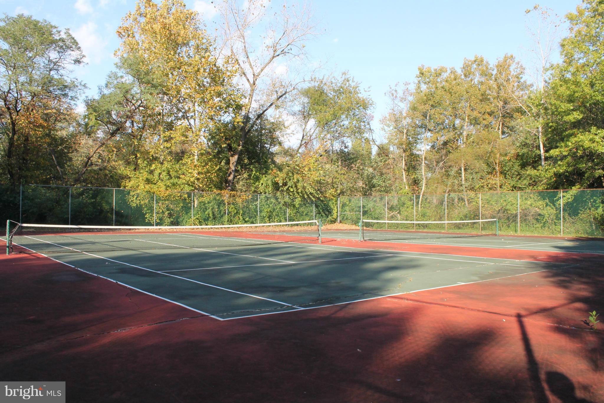 CROMWELL FOUNTAIN - Residential