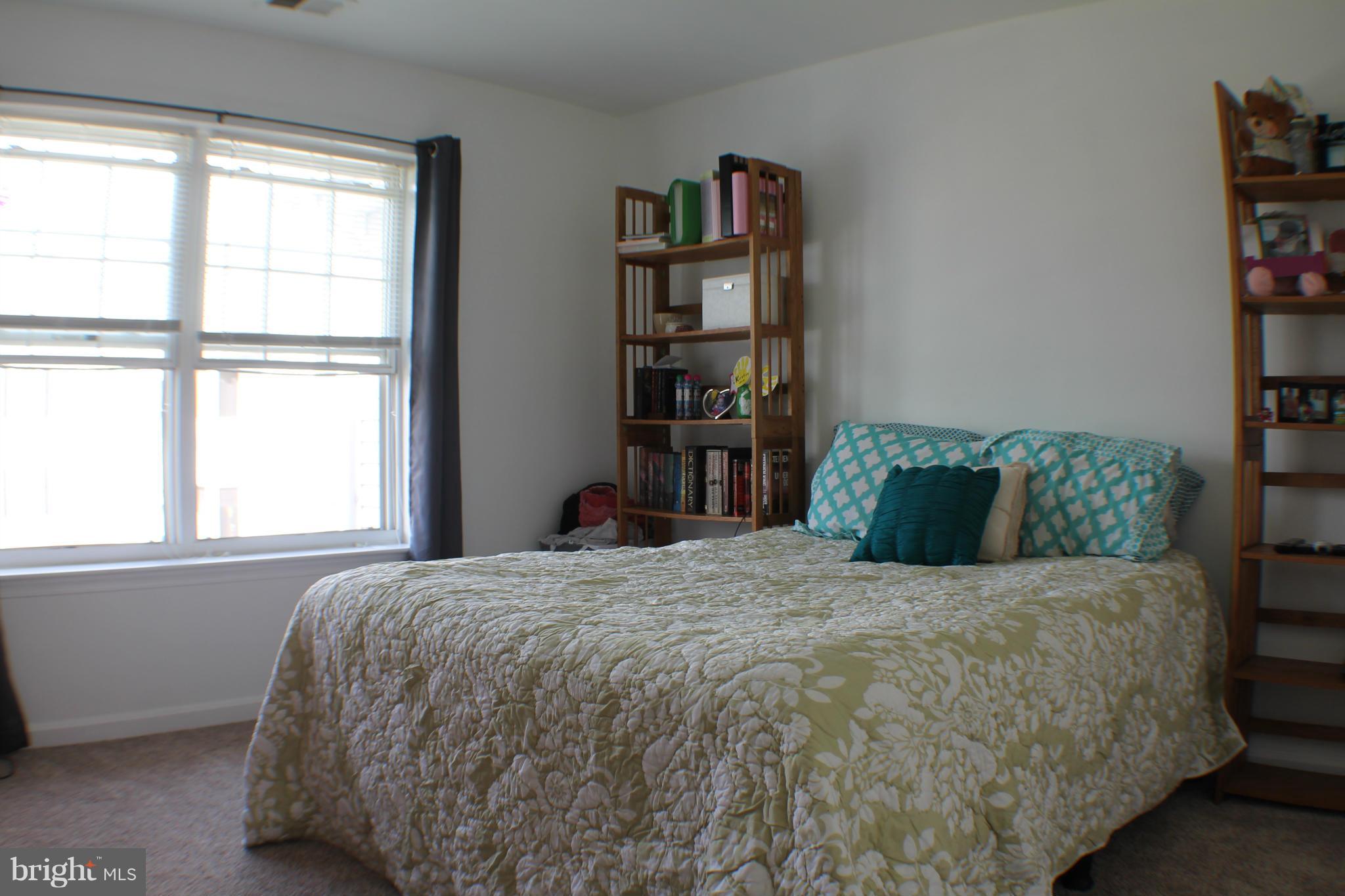 CROMWELL FOUNTAIN - Residential