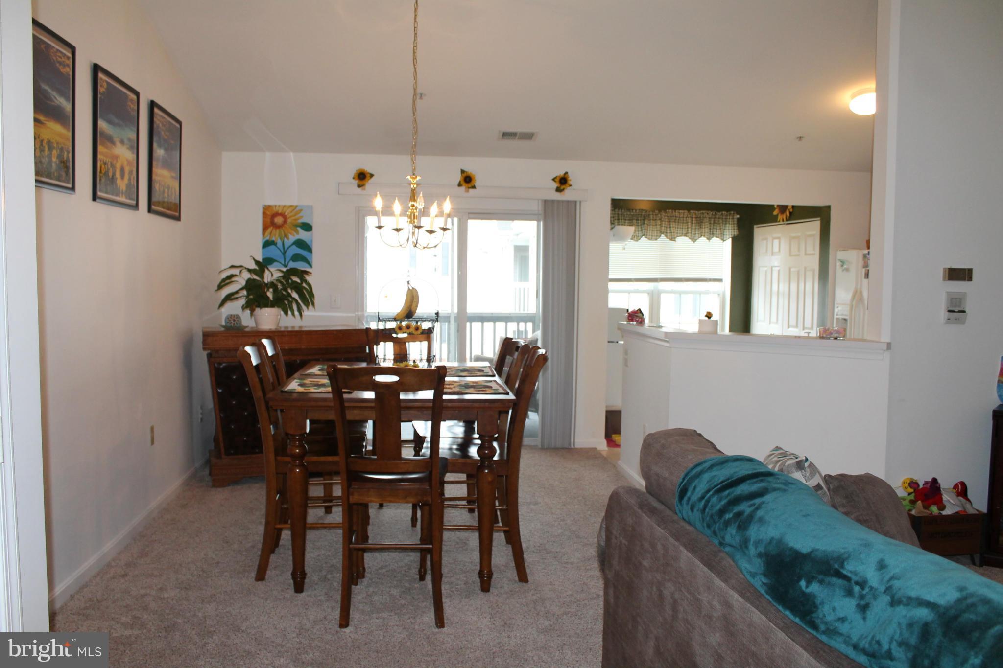 CROMWELL FOUNTAIN - Residential