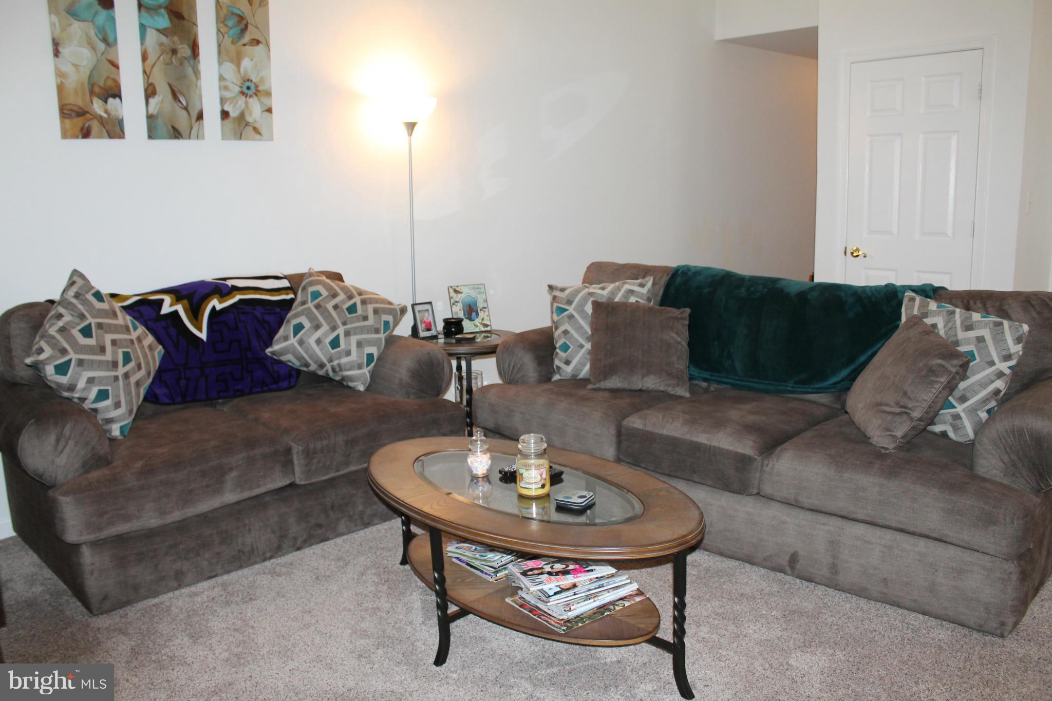 CROMWELL FOUNTAIN - Residential