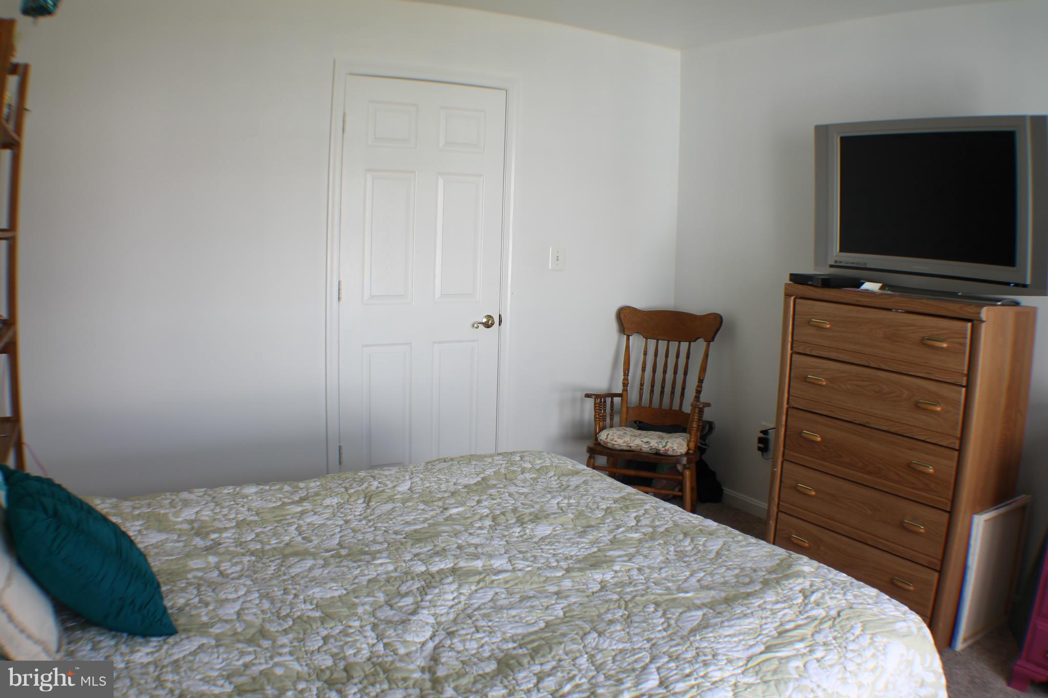 CROMWELL FOUNTAIN - Residential