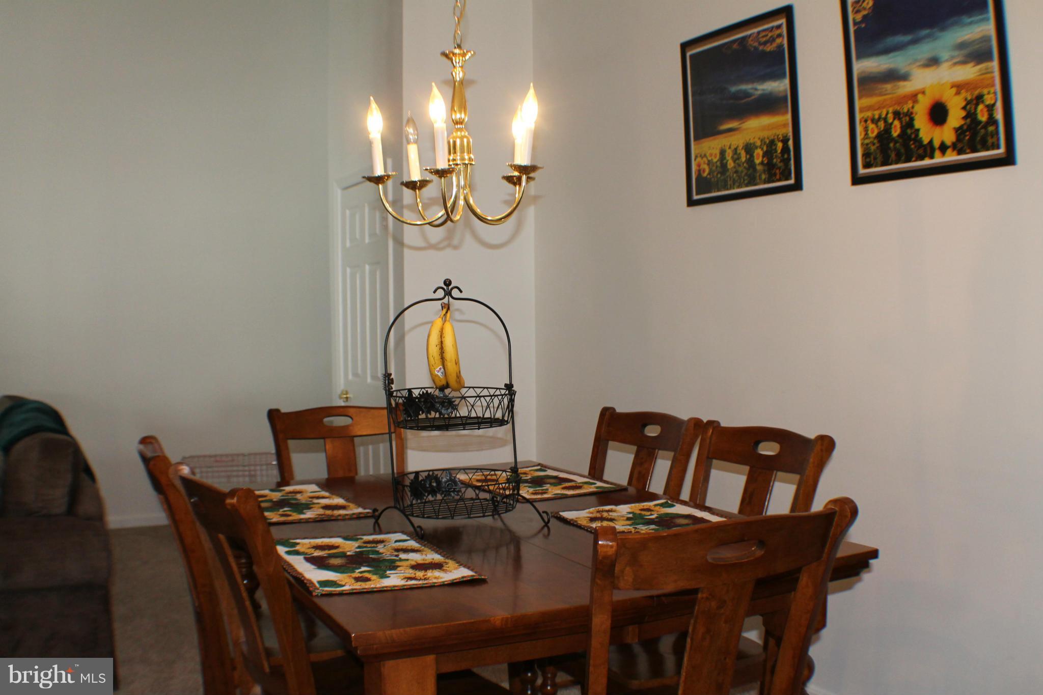 CROMWELL FOUNTAIN - Residential