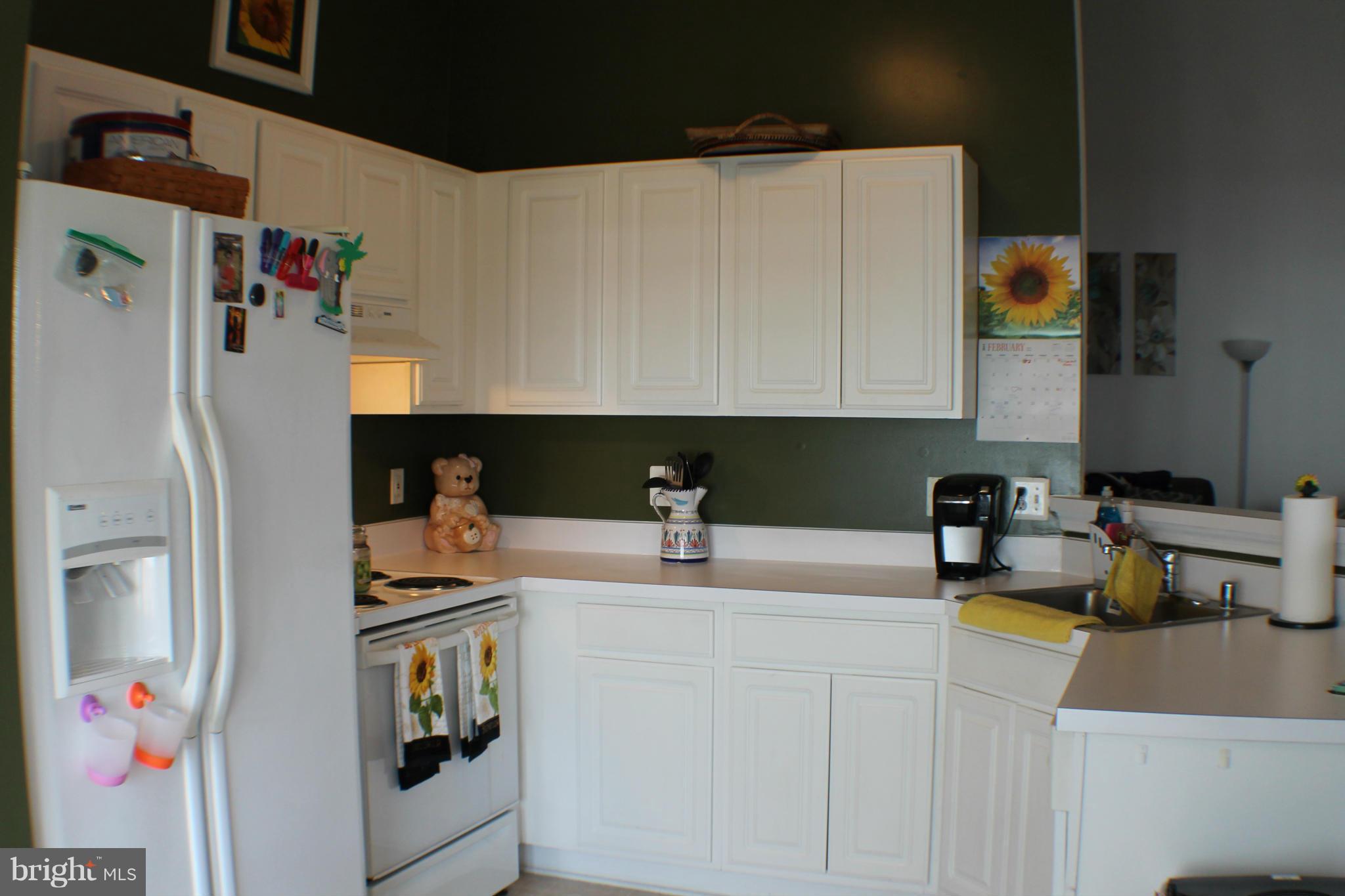 CROMWELL FOUNTAIN - Residential