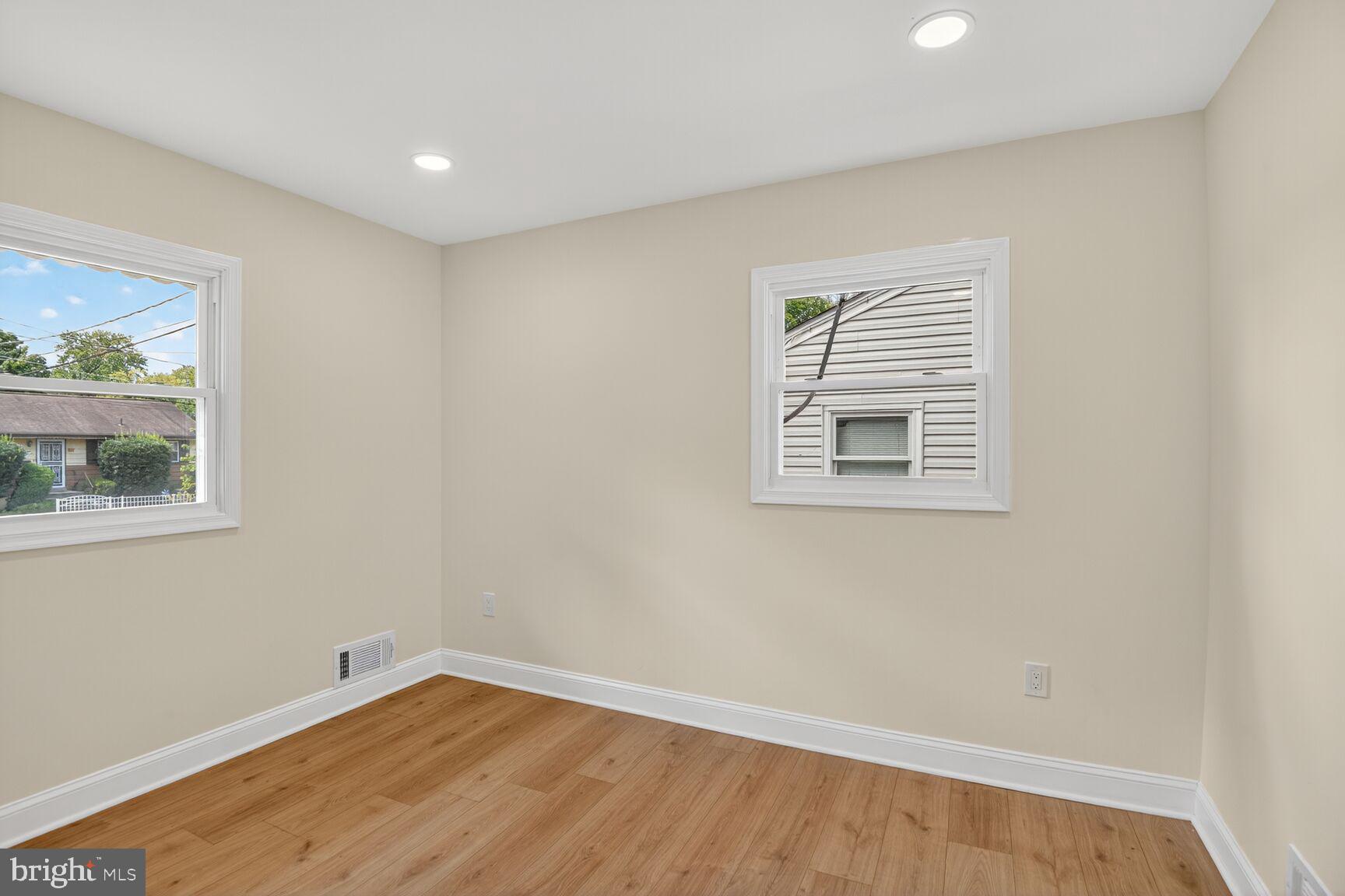 COLUMBIA PARK - Residential