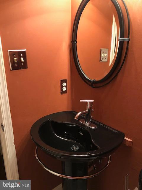 TOWNES OF GLOUCESTER - Residential Lease