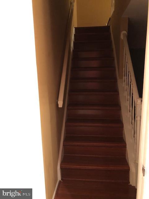 TOWNES OF GLOUCESTER - Residential Lease