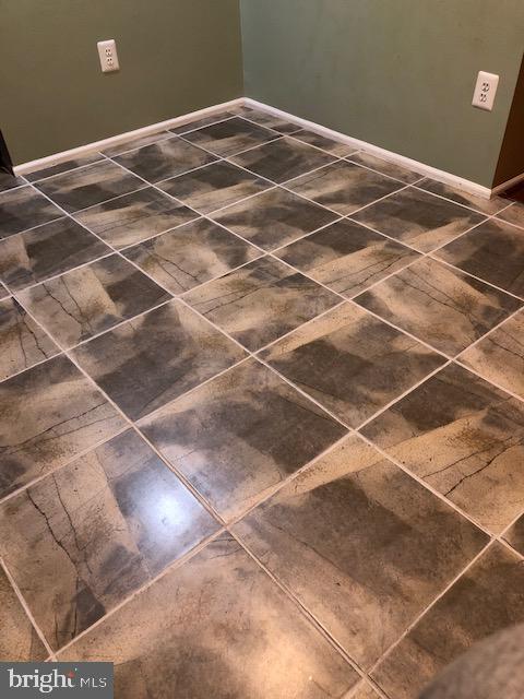 TOWNES OF GLOUCESTER - Residential Lease