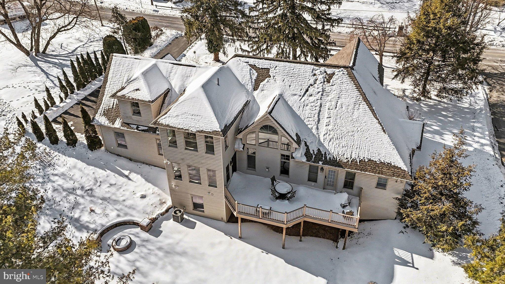 MOUNTAINDALE - Residential