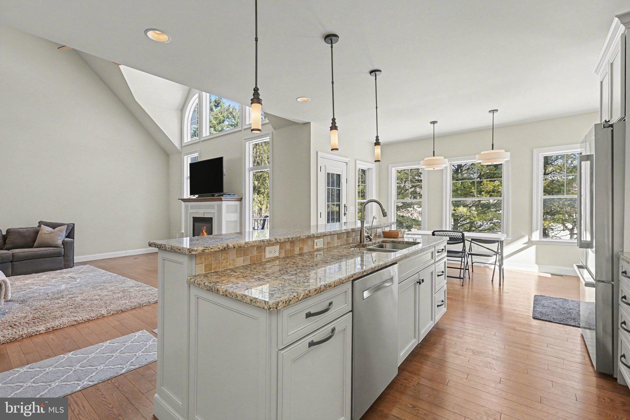 MOUNTAINDALE - Residential