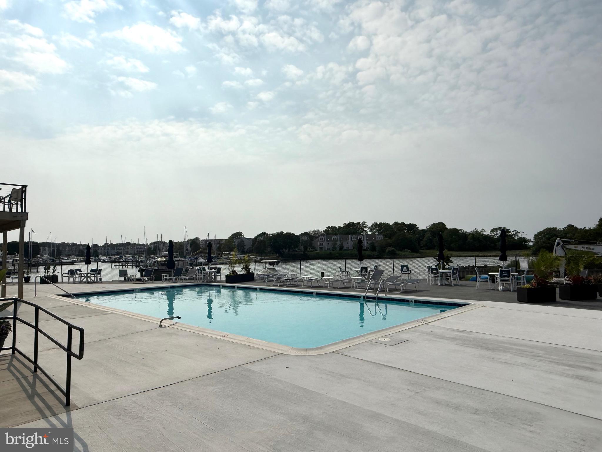 QUEENS LANDING - Residential