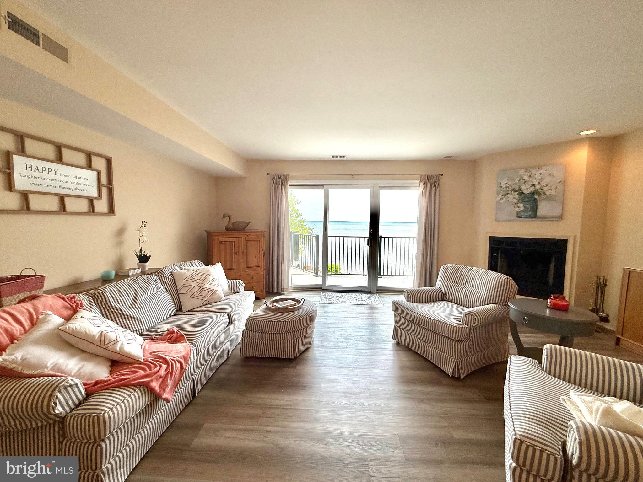 QUEENS LANDING - Residential