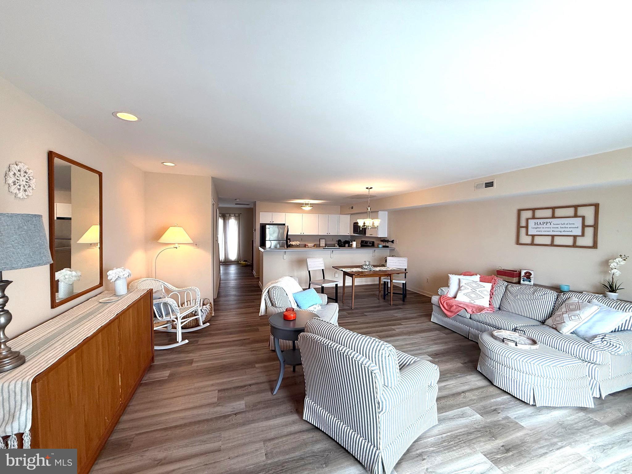 QUEENS LANDING - Residential