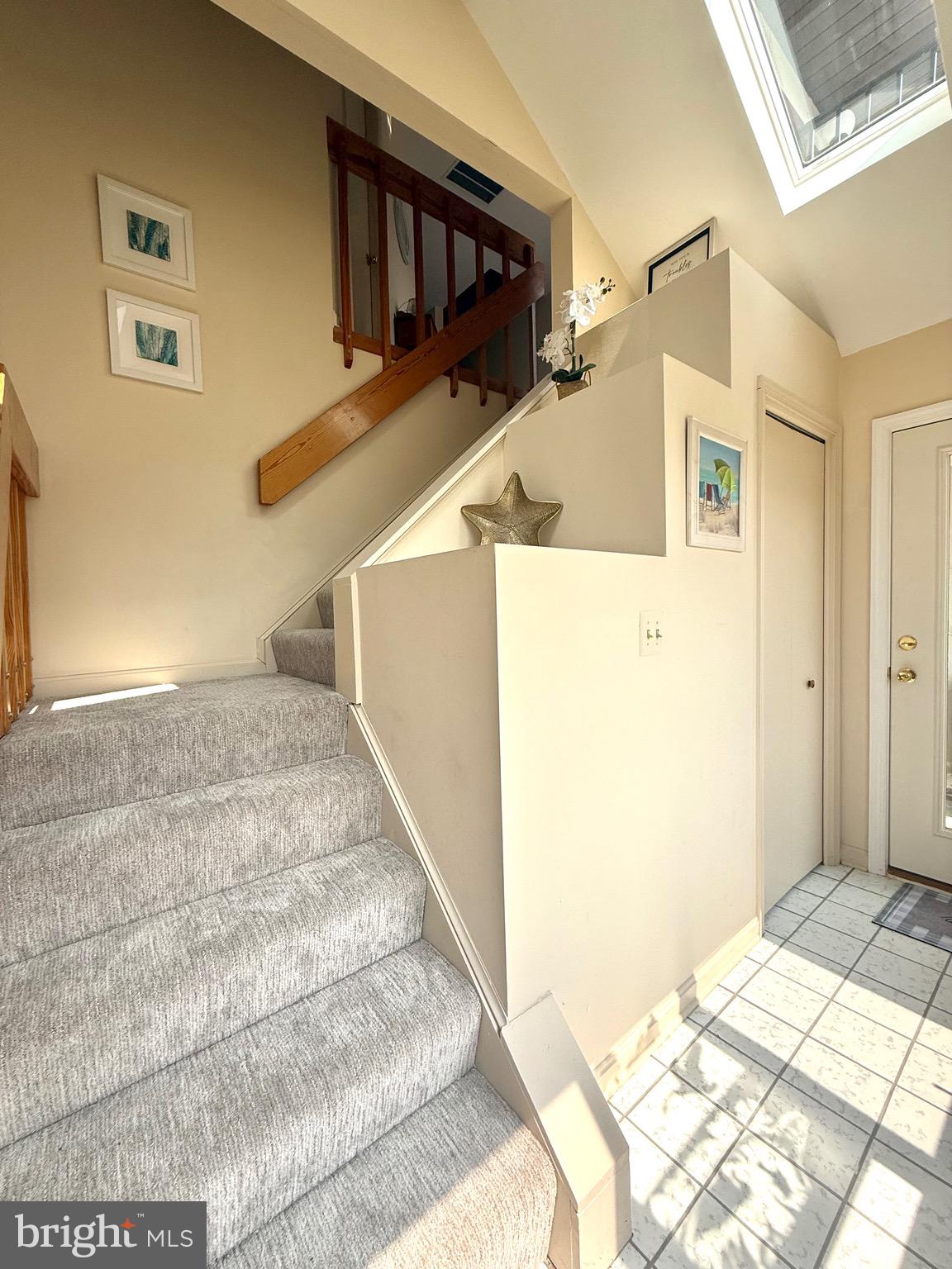 QUEENS LANDING - Residential