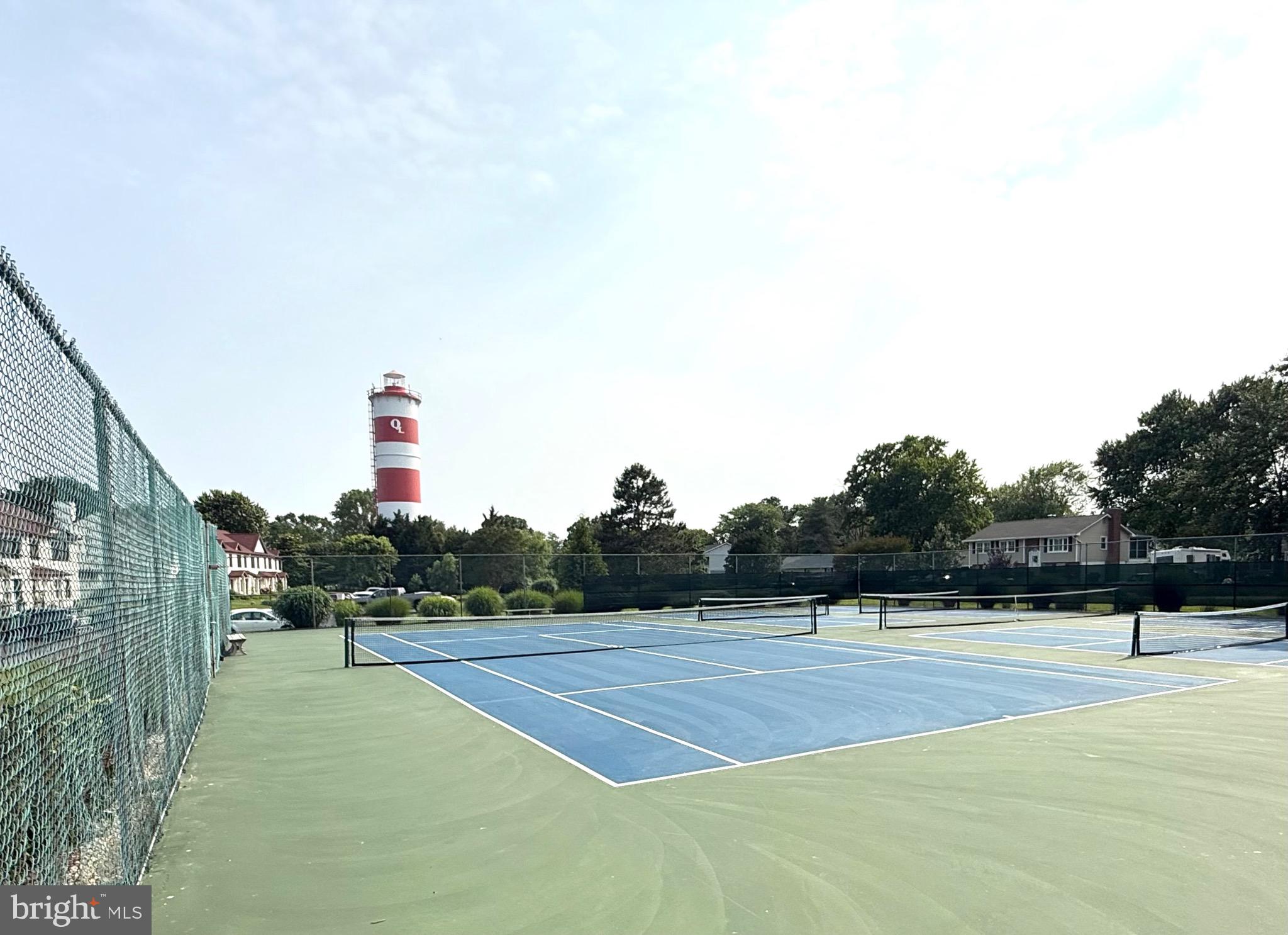 QUEENS LANDING - Residential