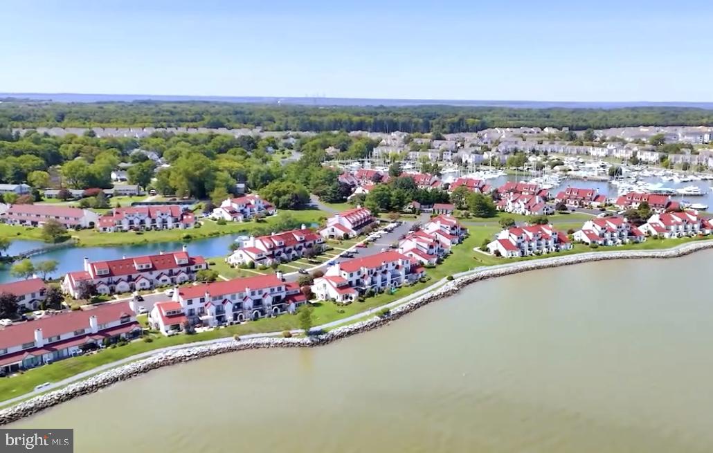 QUEENS LANDING - Residential