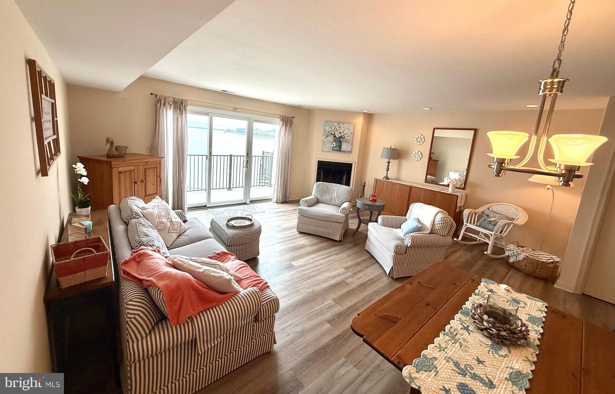 QUEENS LANDING - Residential