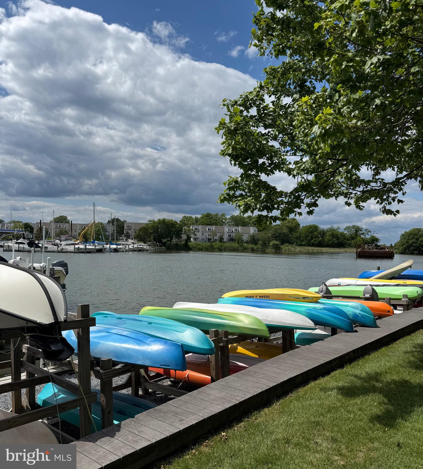 QUEENS LANDING - Residential