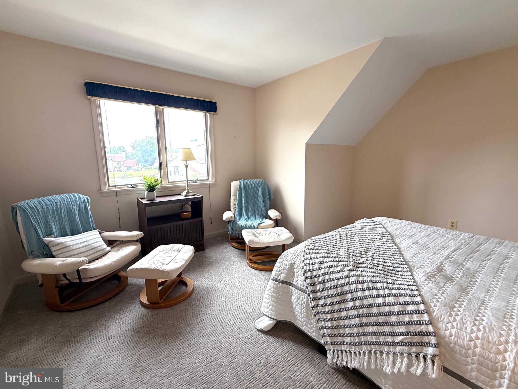 QUEENS LANDING - Residential