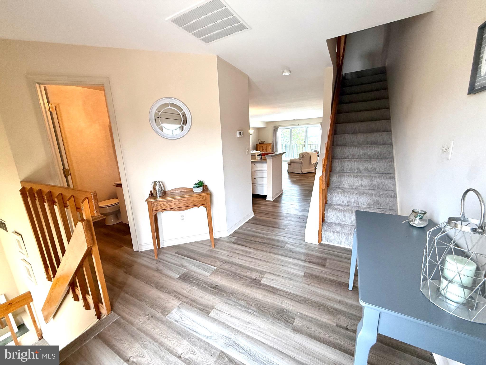 QUEENS LANDING - Residential