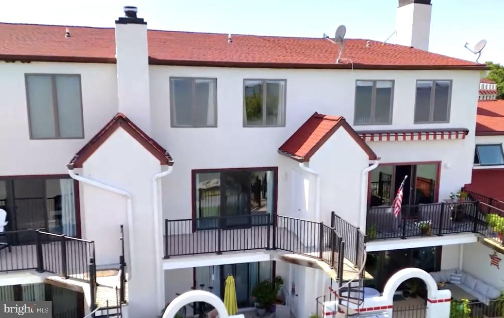 QUEENS LANDING - Residential