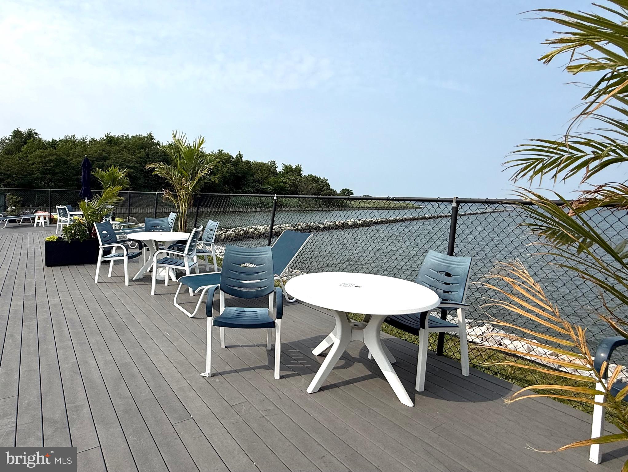 QUEENS LANDING - Residential