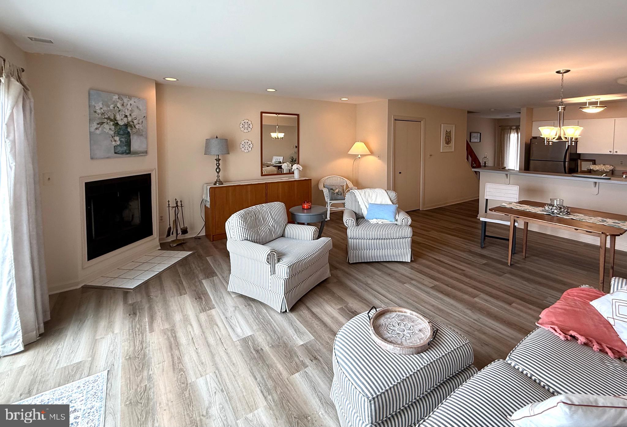 QUEENS LANDING - Residential