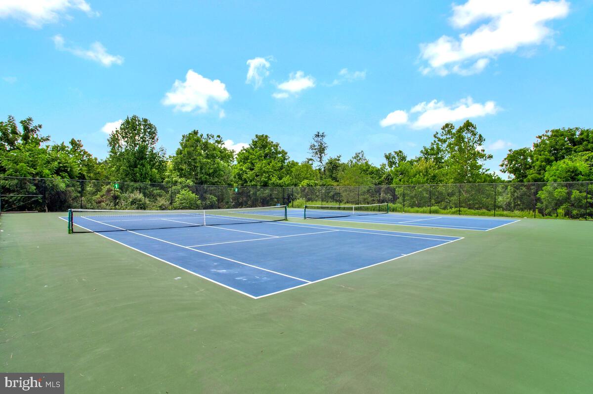 COLUMBIA HILLS - Residential