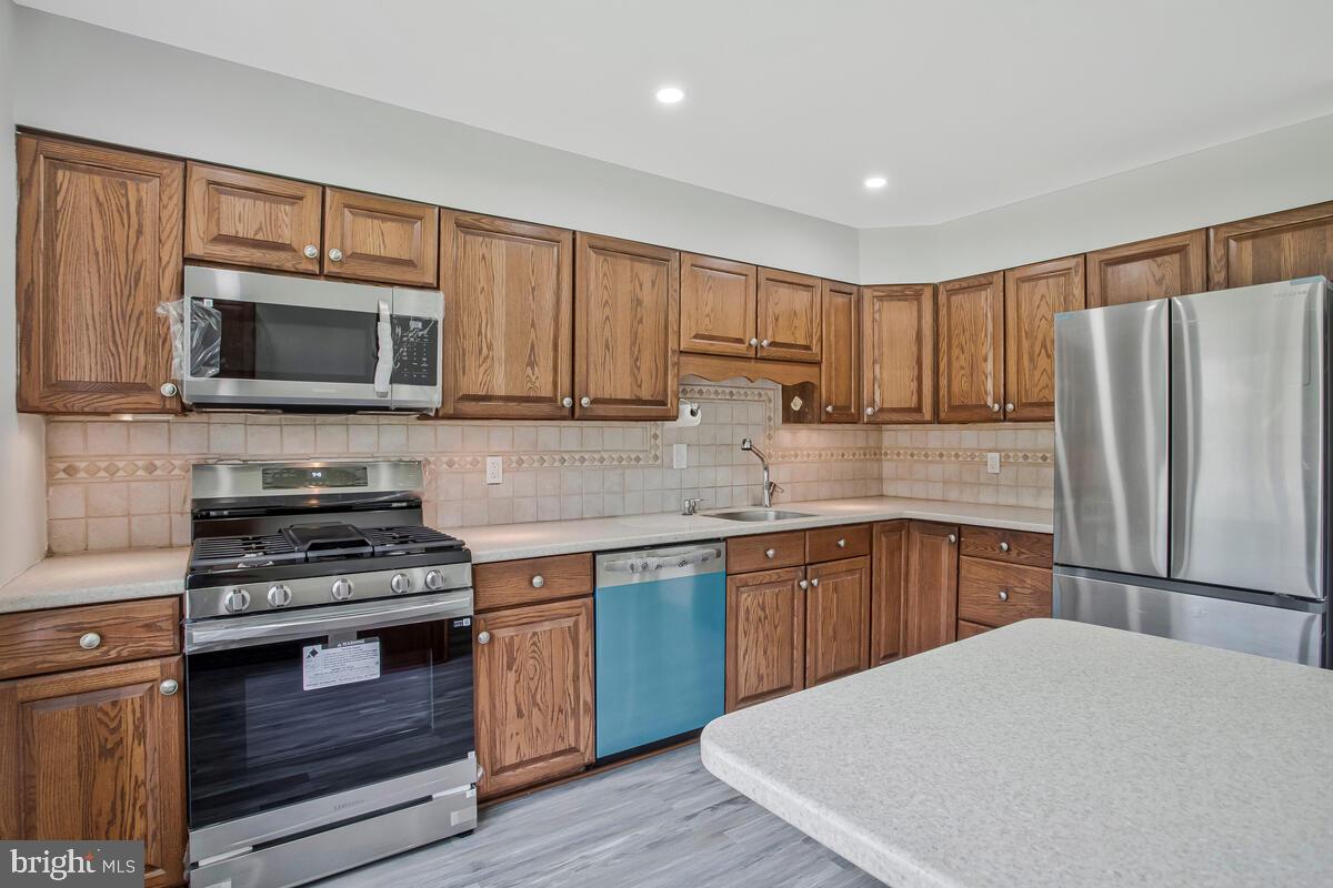 COLUMBIA HILLS - Residential