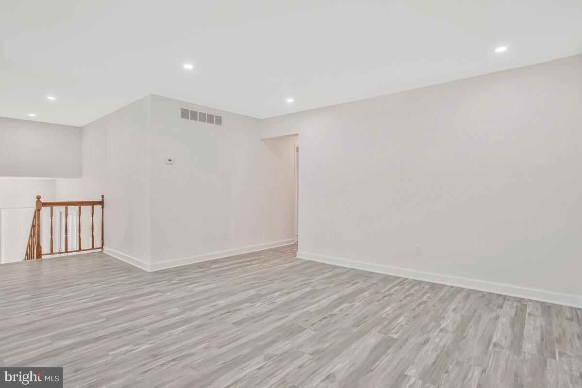 COLUMBIA HILLS - Residential