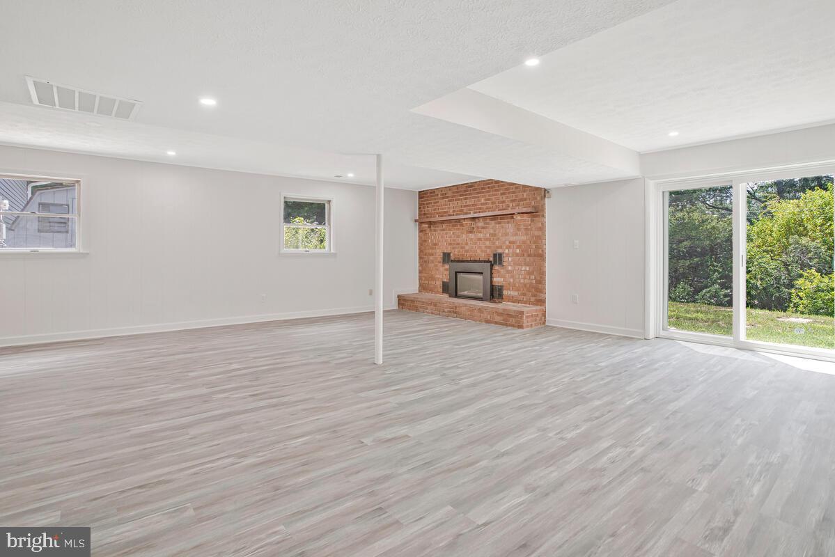 COLUMBIA HILLS - Residential