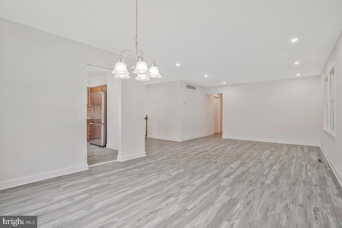 COLUMBIA HILLS - Residential