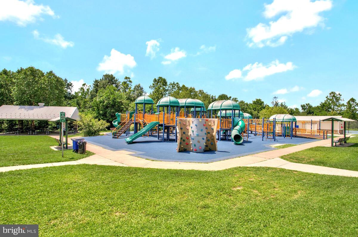 COLUMBIA HILLS - Residential