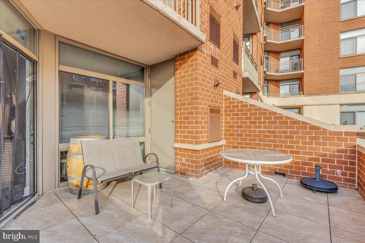 ECLIPSE ON CENTER PARK - Residential Lease