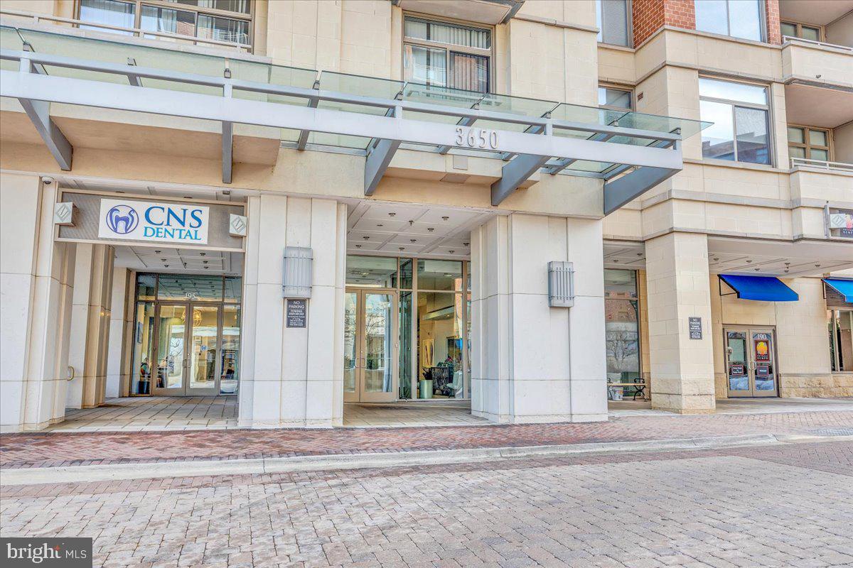 ECLIPSE ON CENTER PARK - Residential Lease