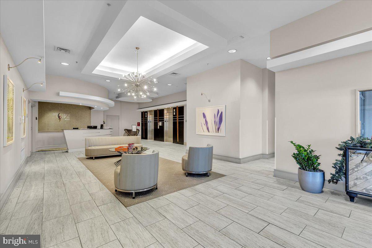 ECLIPSE ON CENTER PARK - Residential Lease