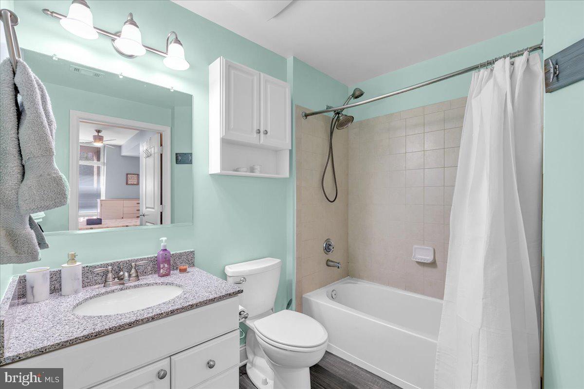 ECLIPSE ON CENTER PARK - Residential Lease