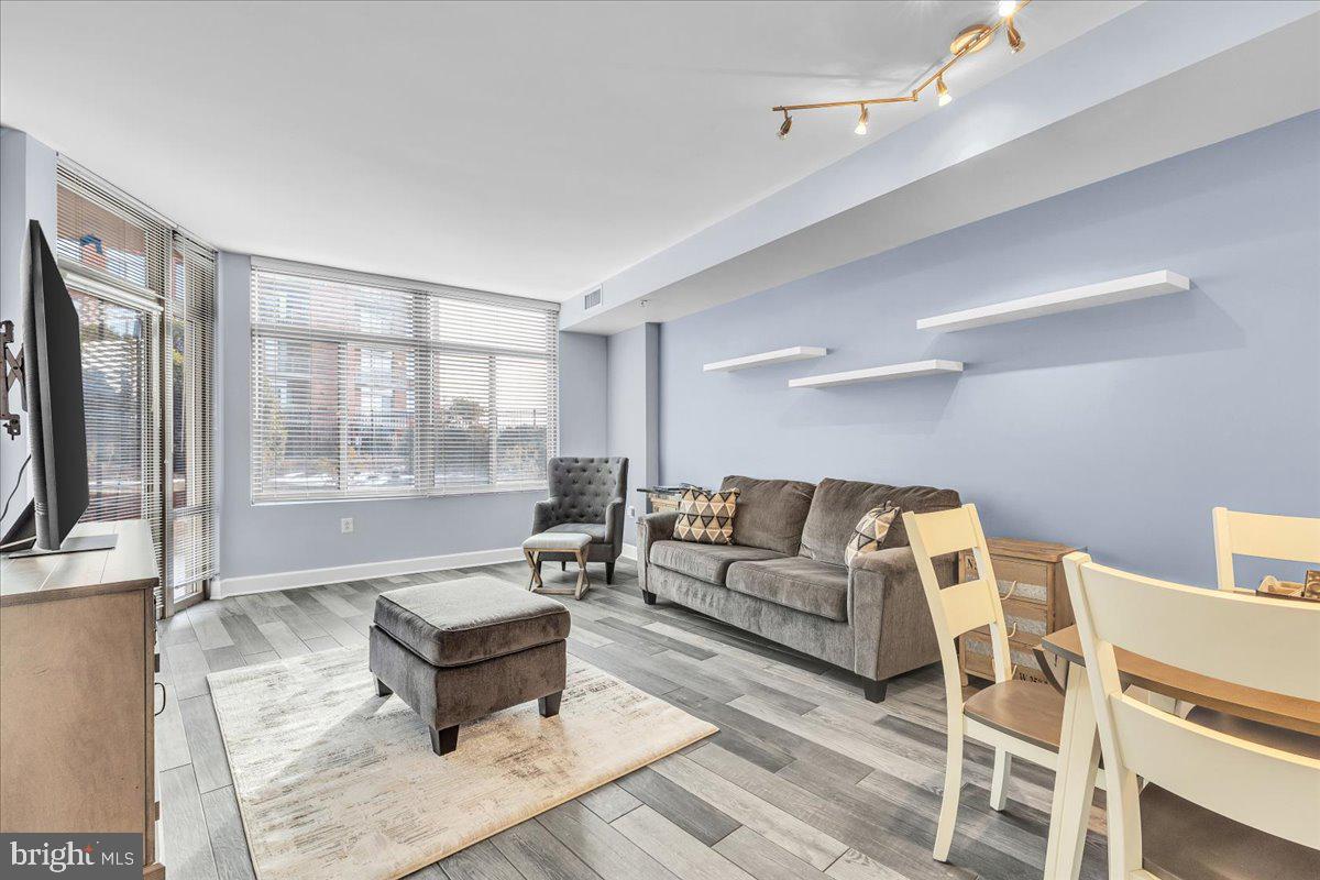 ECLIPSE ON CENTER PARK - Residential Lease