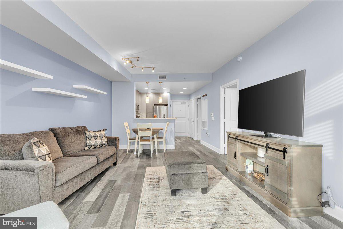 ECLIPSE ON CENTER PARK - Residential Lease