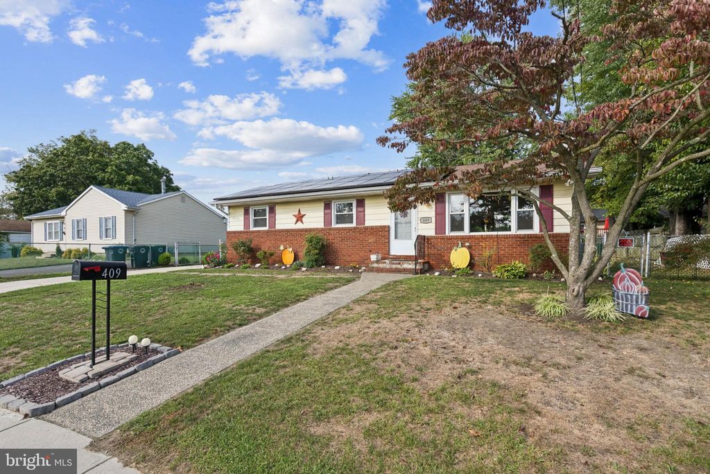 Photo of 409 9th Avenue, LINDENWOLD, NJ 08021 (MLS # NJCD2102712)